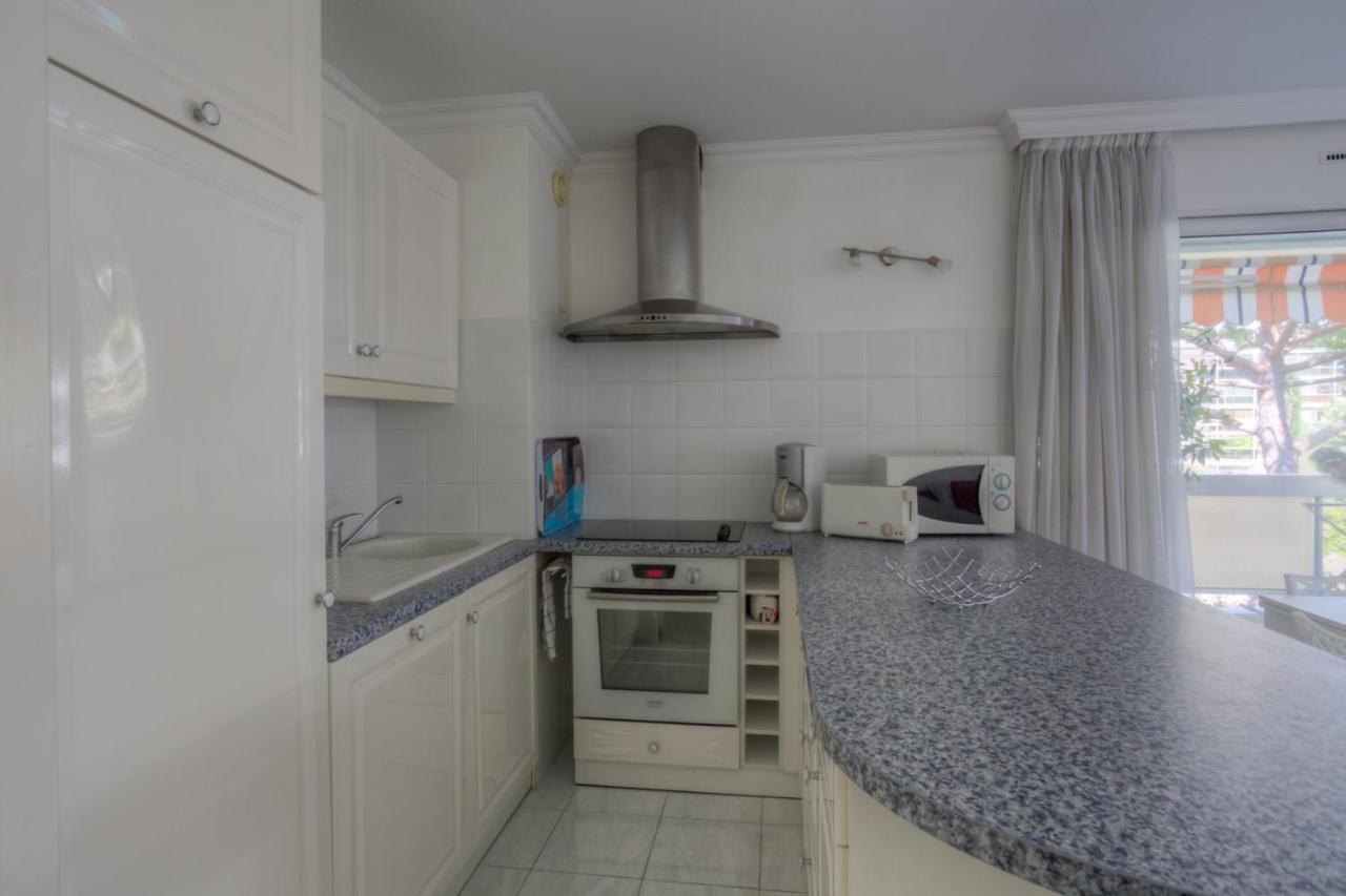 Les Lauriers Private Apartment Antibes Bagian luar foto