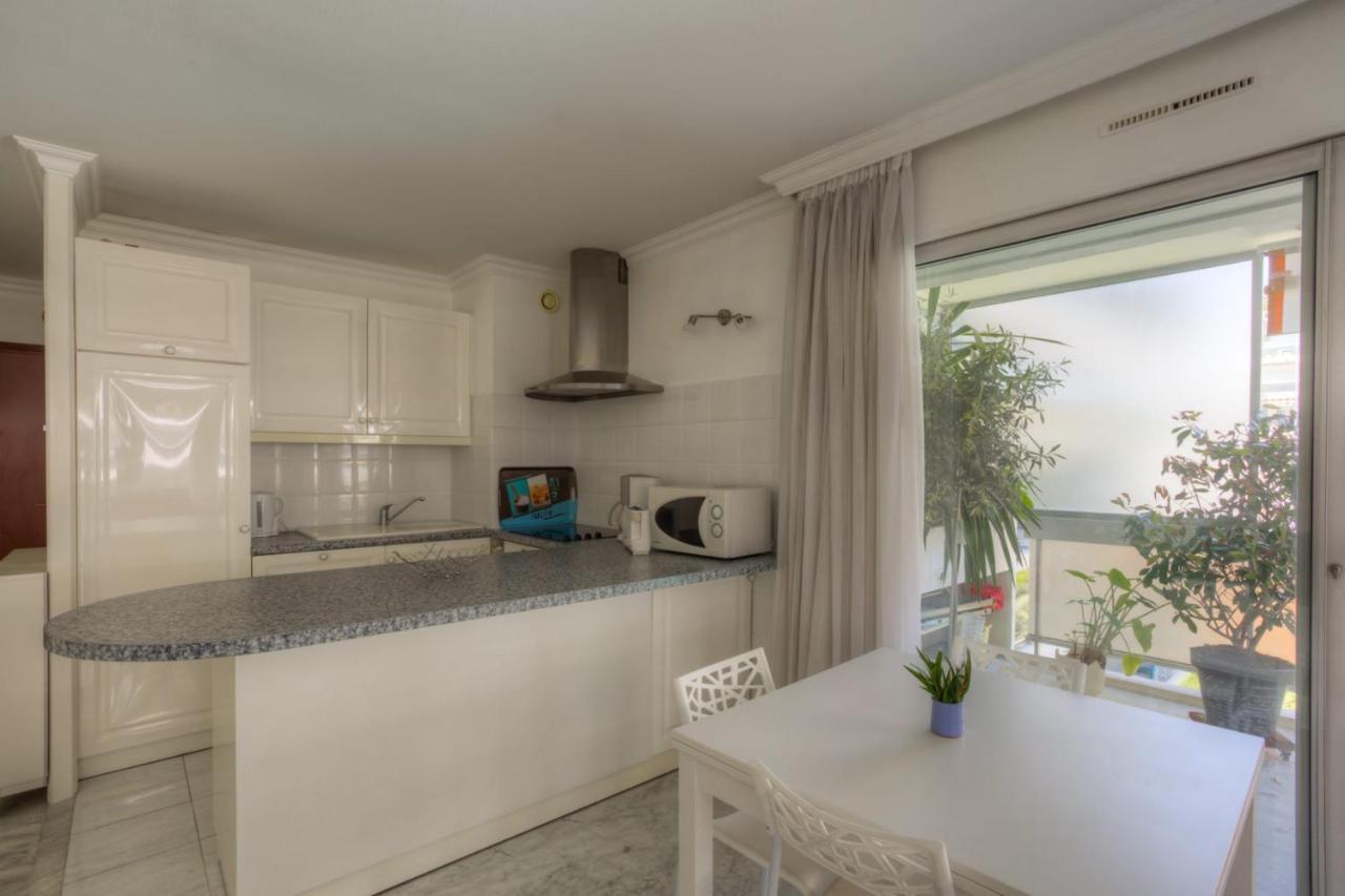 Les Lauriers Private Apartment Antibes Bagian luar foto