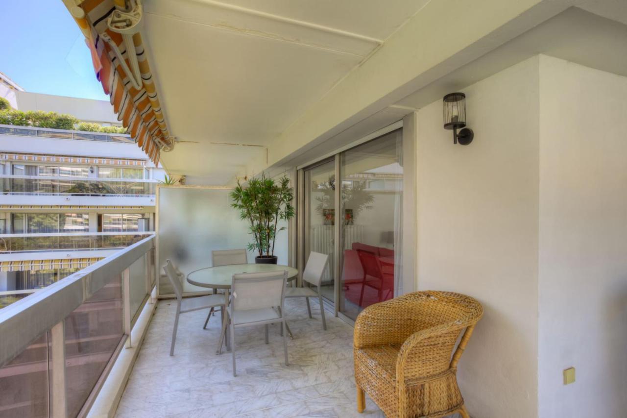 Les Lauriers Private Apartment Antibes Bagian luar foto